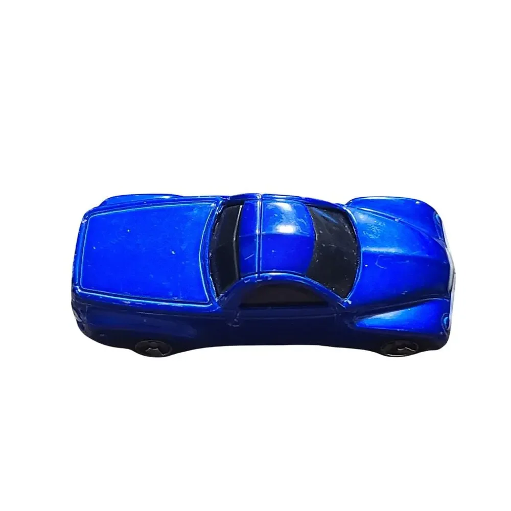 Maisto Die-cast 1:64 2000 Chevrolet SSR Concept. Blue. Good Used Condition